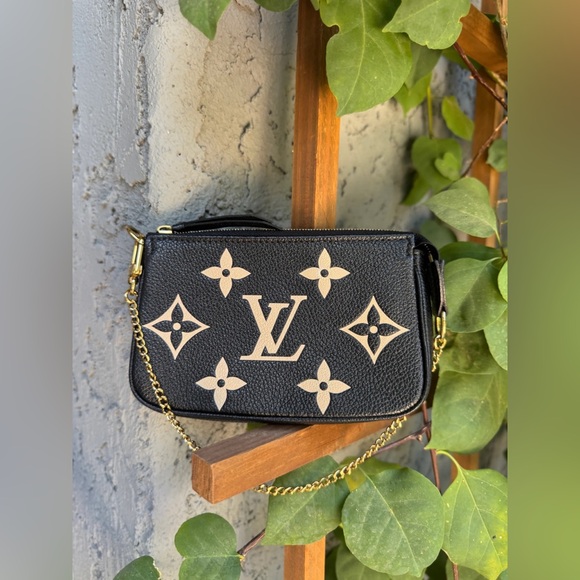 Louis Vuitton Pochette Accessoires Bicolor Monogram Empreinte Giant Mini - Picture 3 of 14
